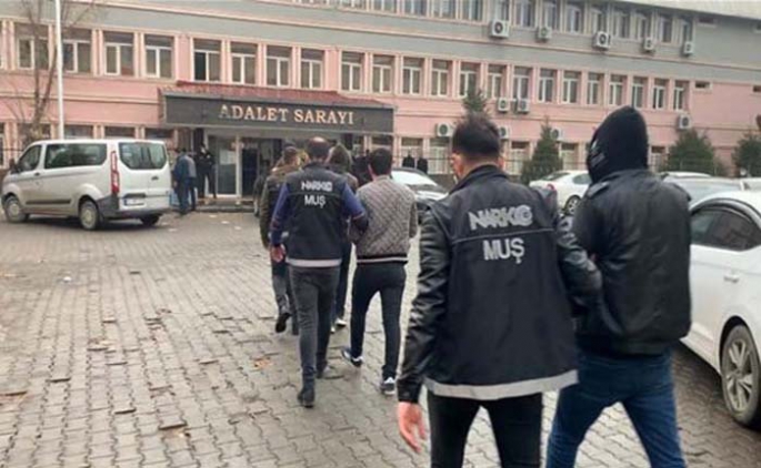 Polisten uyuşturucu operasyonu: 2 tutuklama
