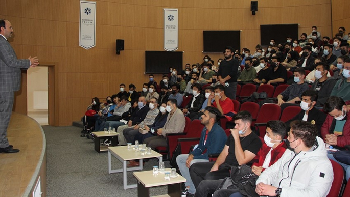 Rektör Çakmak, Mühendislik ve Mimarlık Fakültesi öğrencileriyle buluştu
