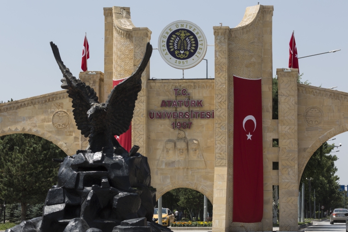 Rektör Çomaklı; “Erzurum Kongresinin 102. Yıl dönümü kutlu olsun”