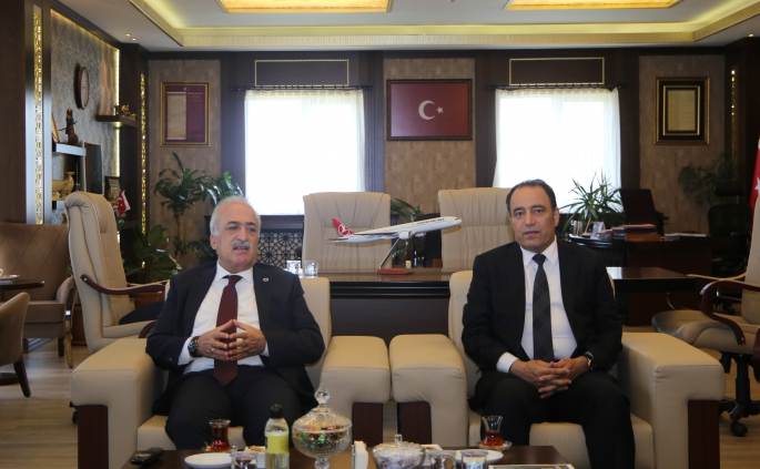 Rektör Çomaklı, ortak arıcılık araştırmaları çalıştayına katıldı