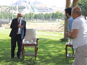 Rektör Çomaklı tebrikleri kabul etti