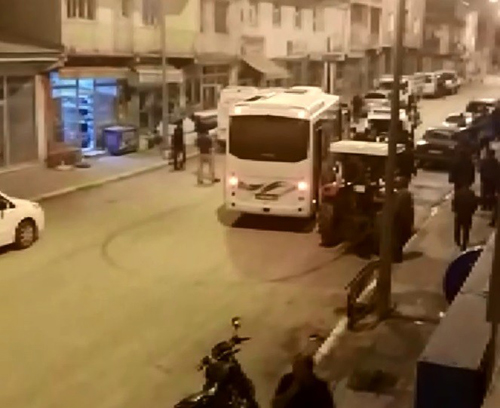 Samanlığına inek giren şahıs cinnet geçirdi