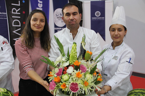 Sebze ve meyve dekorları meraklı gözlerin ilgi odağı oldu