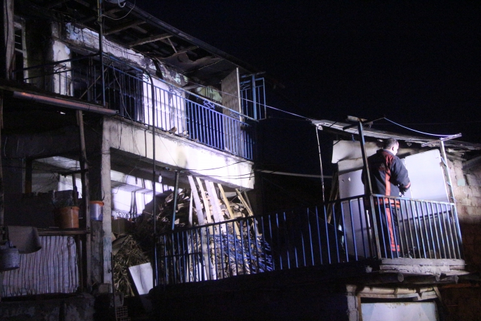Soba bomba gibi patladı, ev kısmen çöktü: 2 yaralı 