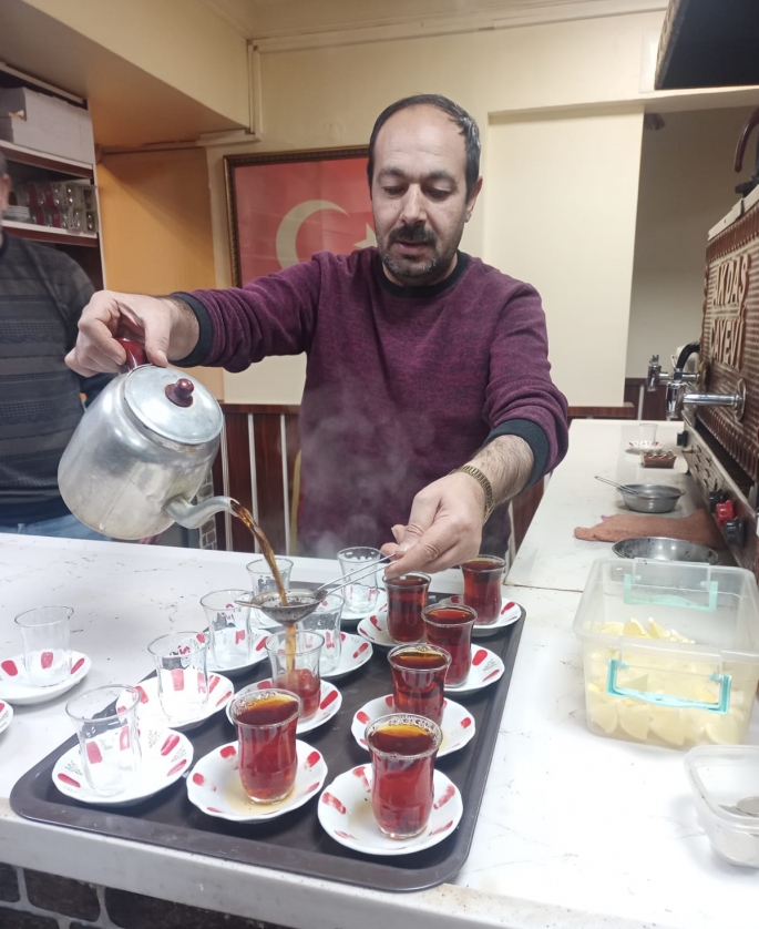 SOĞUK HAVALAR ÇAY OCAKLARINA YARADI