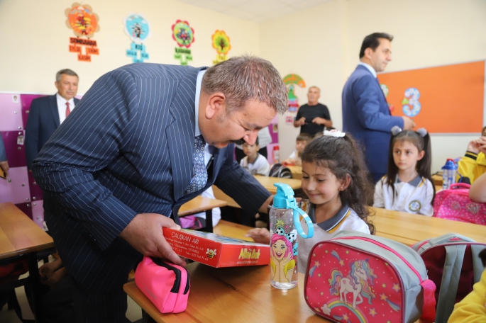 Sunar: Eğitime destek önceliğimizdir 