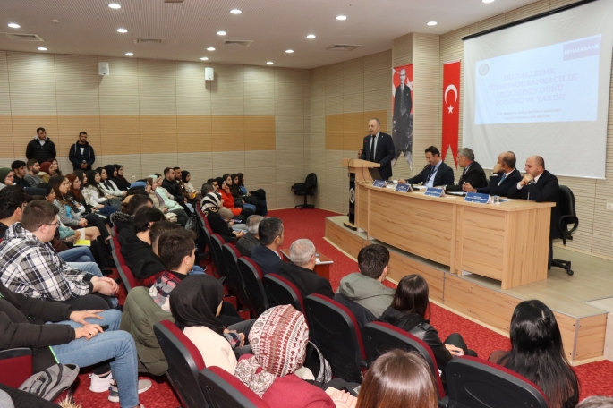 Tecrübeli bankacılar öğrenciler bankacılığı anlattılar 