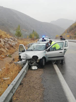 Tercan’da trafik kazası: 3 yaralı