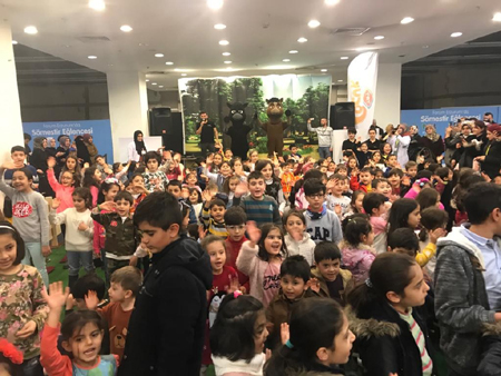 TRT Çocuk’un sevilen karakterileri Forum Erzurum’da çocuklarla buluştu