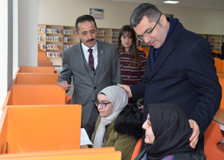 Türkiye’nin en büyük kütüphanesi Erzurum’da hizmete açıldı