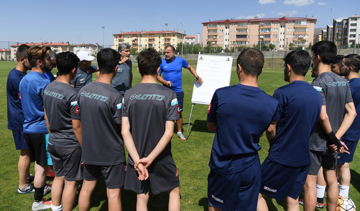 UEFA Pro Lisans Kursu’nun ilk etabı başladı