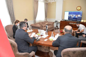 Vali Memiş Kaymakamlarla video konferans üzerinden toplantı yaptı