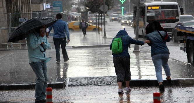 YAĞIŞLAR CUMARTESİ GÜNÜNE KADAR DEVAM EDECEK