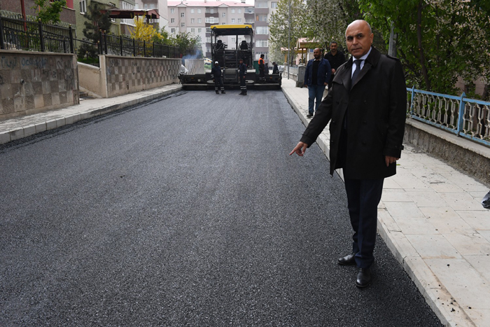 Yakutiye Belediyesi, Şükrüpaşa’yı asfaltla kaplıyor